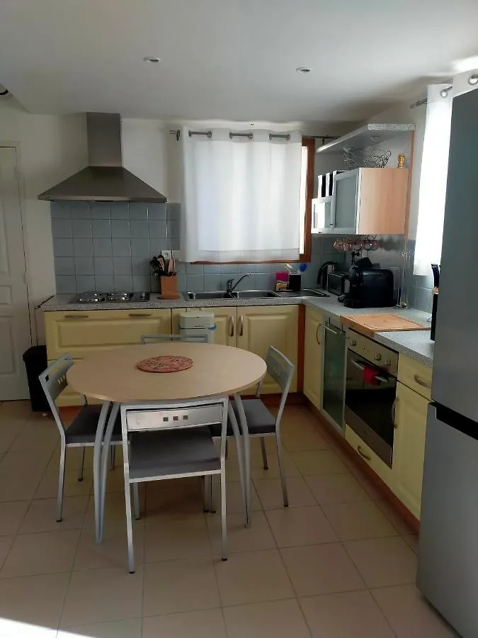 Gite Dans Une Maison En Rez-De-Chaussee Avec Piscine Joyeuse Feriehus