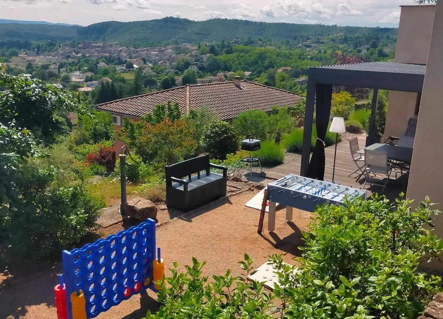 Gite Dans Une Maison En Rez-De-Chaussee Avec Piscine Joyeuse 0*,